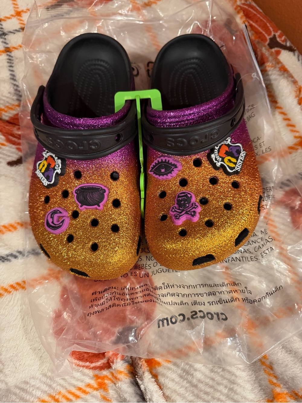 Crocs Disney Hocus Pocus Classic Clog Orange & Purple women’s size 6